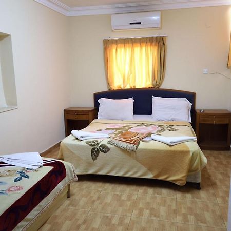 Dweik Hotel 1 Aqaba Bagian luar foto